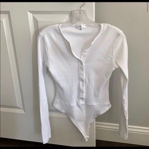 One piece white top🤍